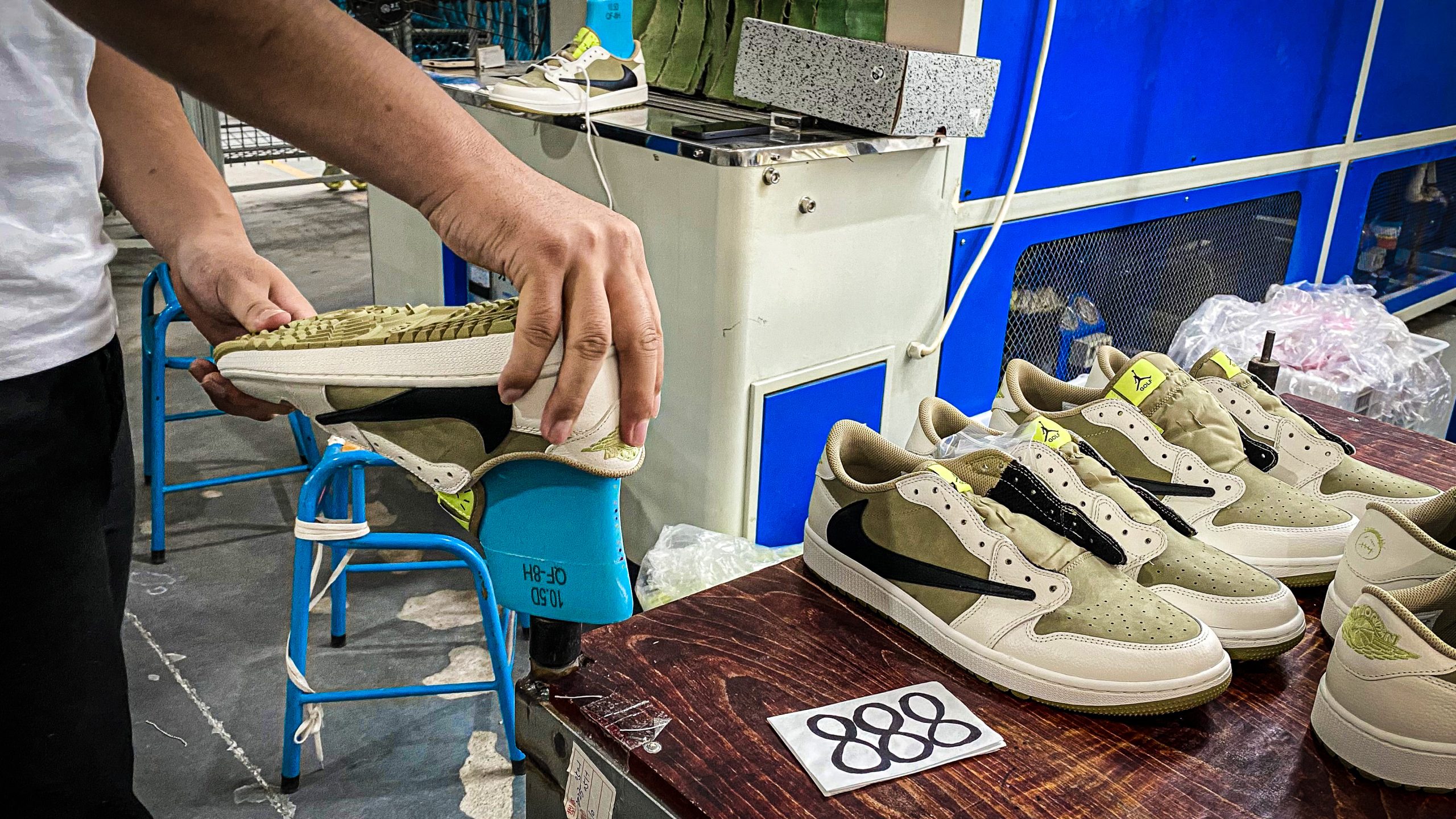 Jordan 1 Retro Low Golf Travis Scott Neutral Olive