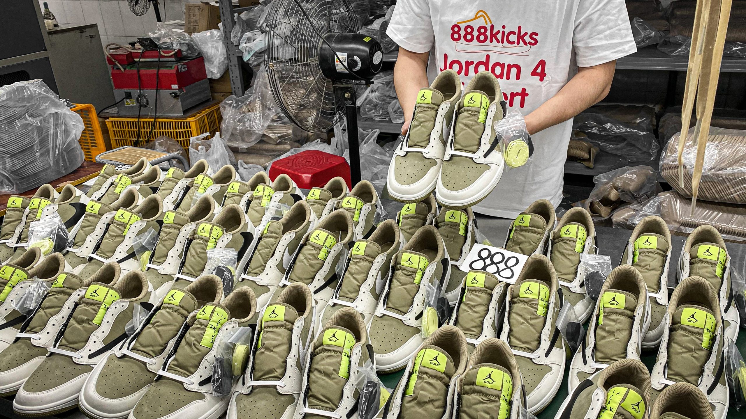 Jordan 1 Retro Low Golf Travis Scott Neutral Olive