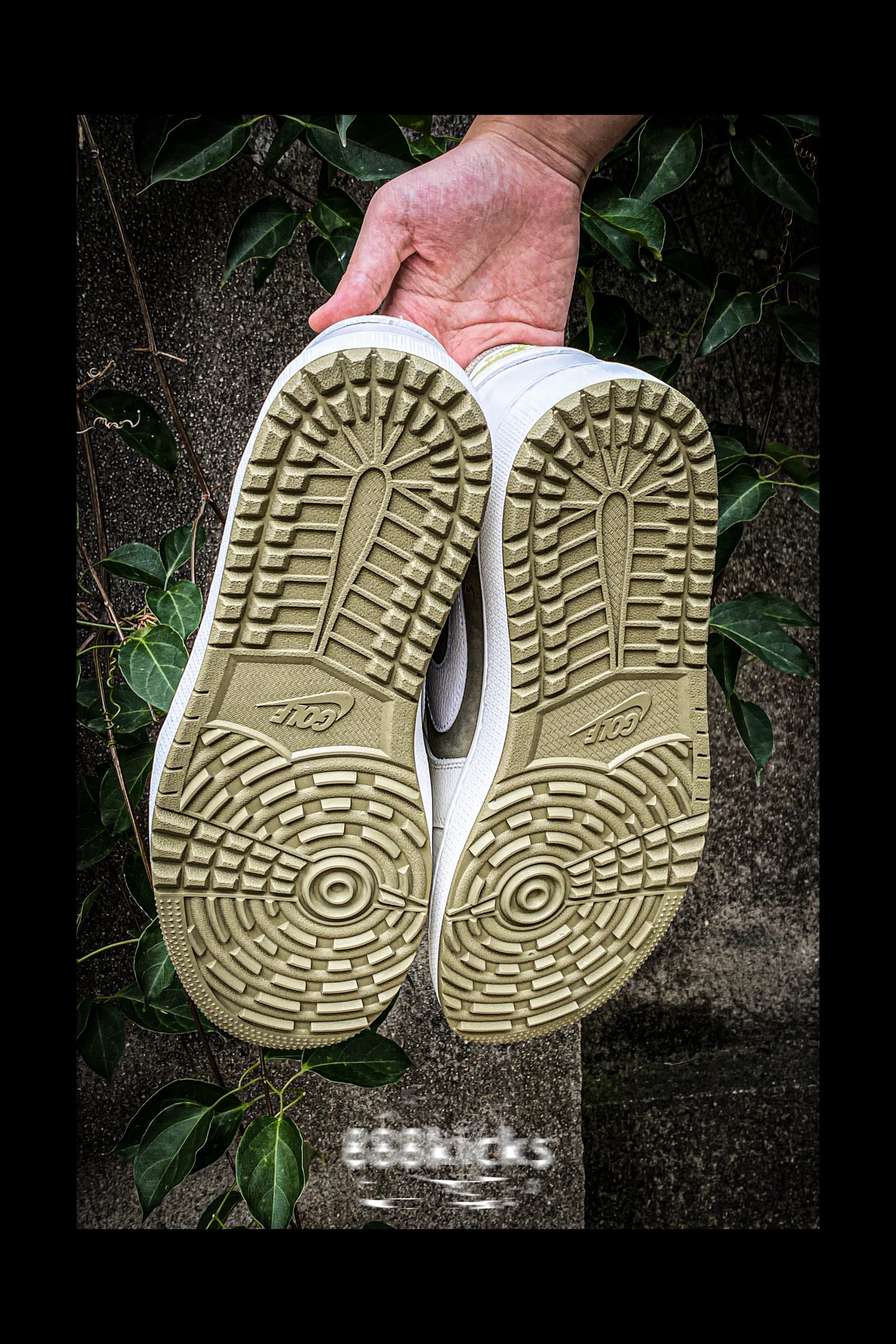 Jordan 1 Retro Low Golf Travis Scott Neutral Olive