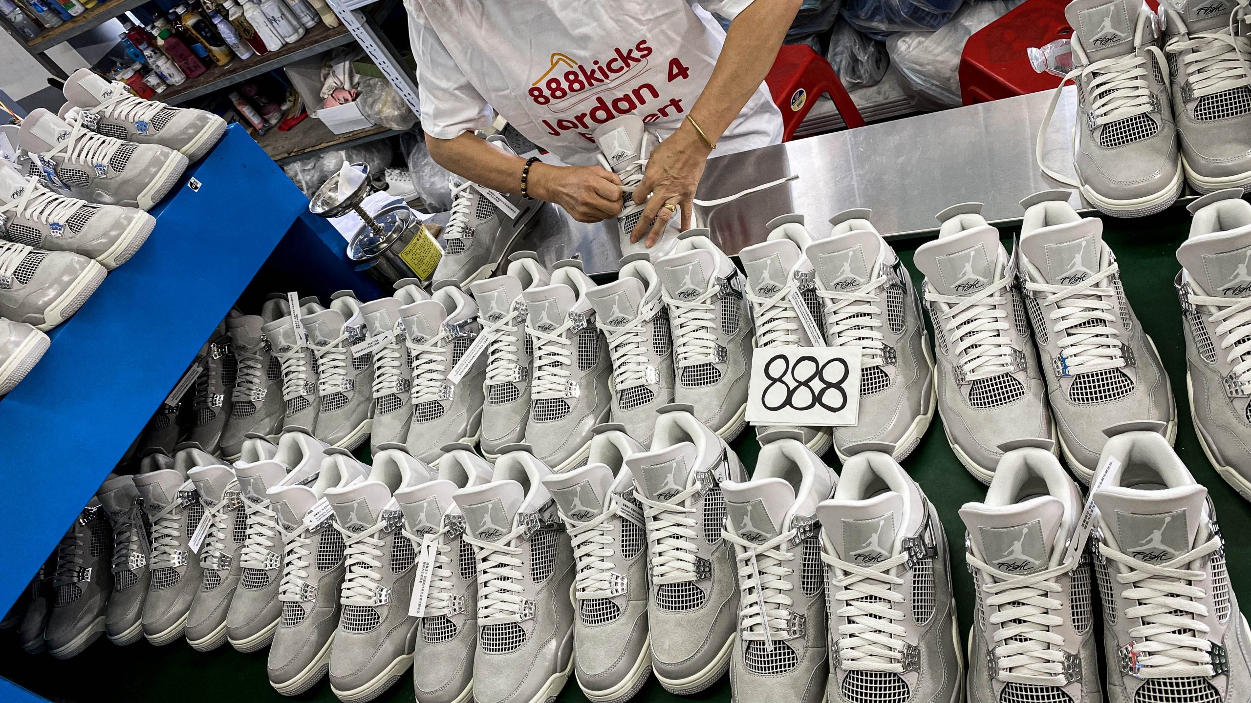 Jordan 4 Retro Frozen Moments