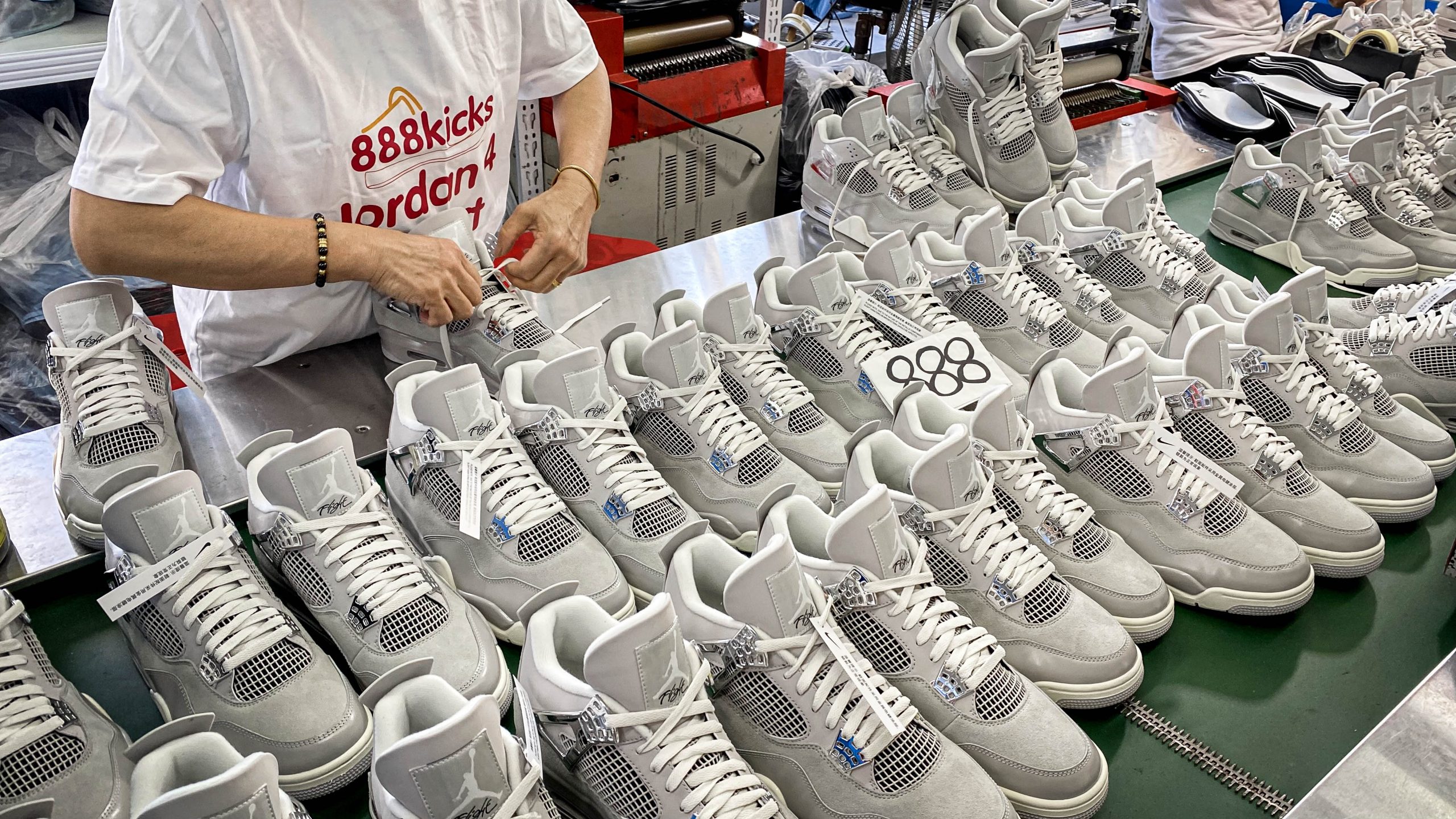 Jordan 4 Retro Frozen Moments