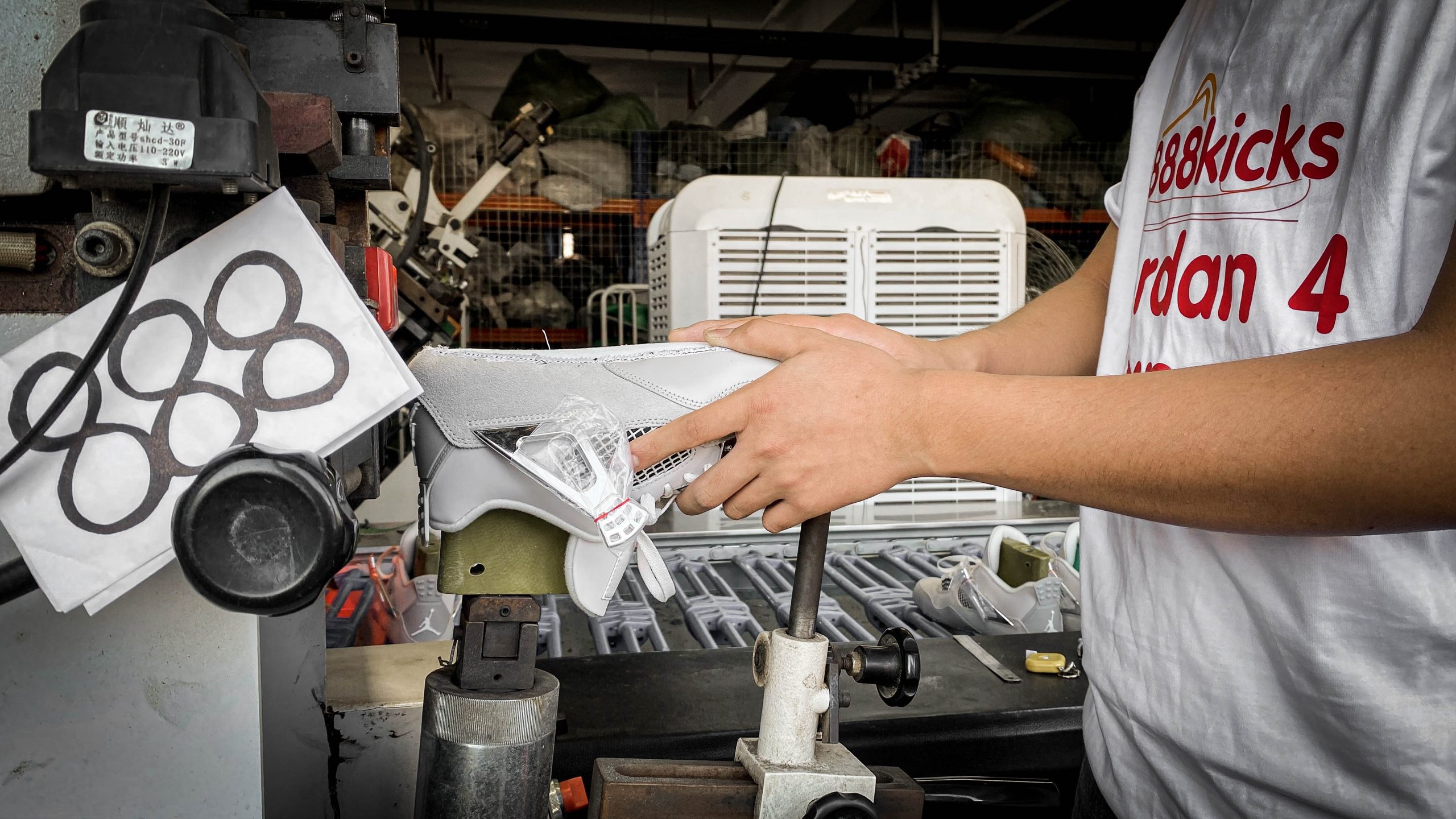 Jordan 4 Retro Frozen Moments