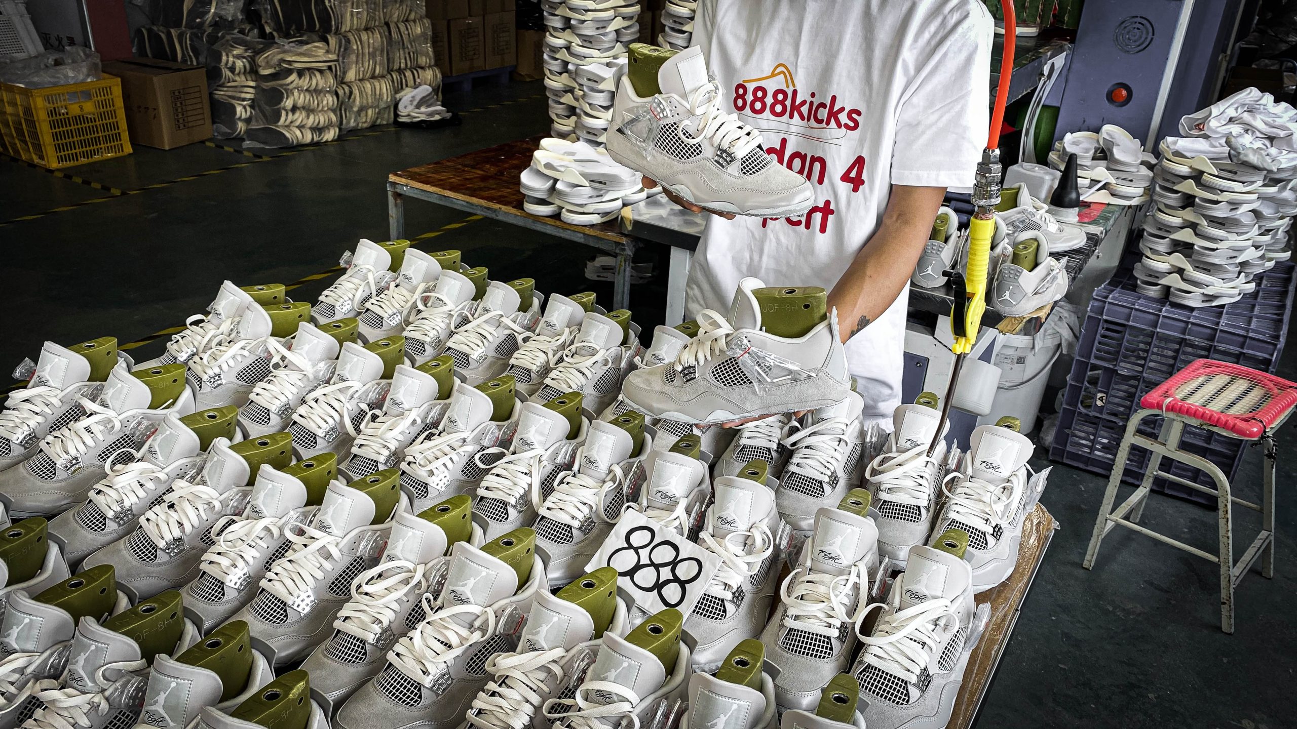 Jordan 4 Retro Frozen Moments