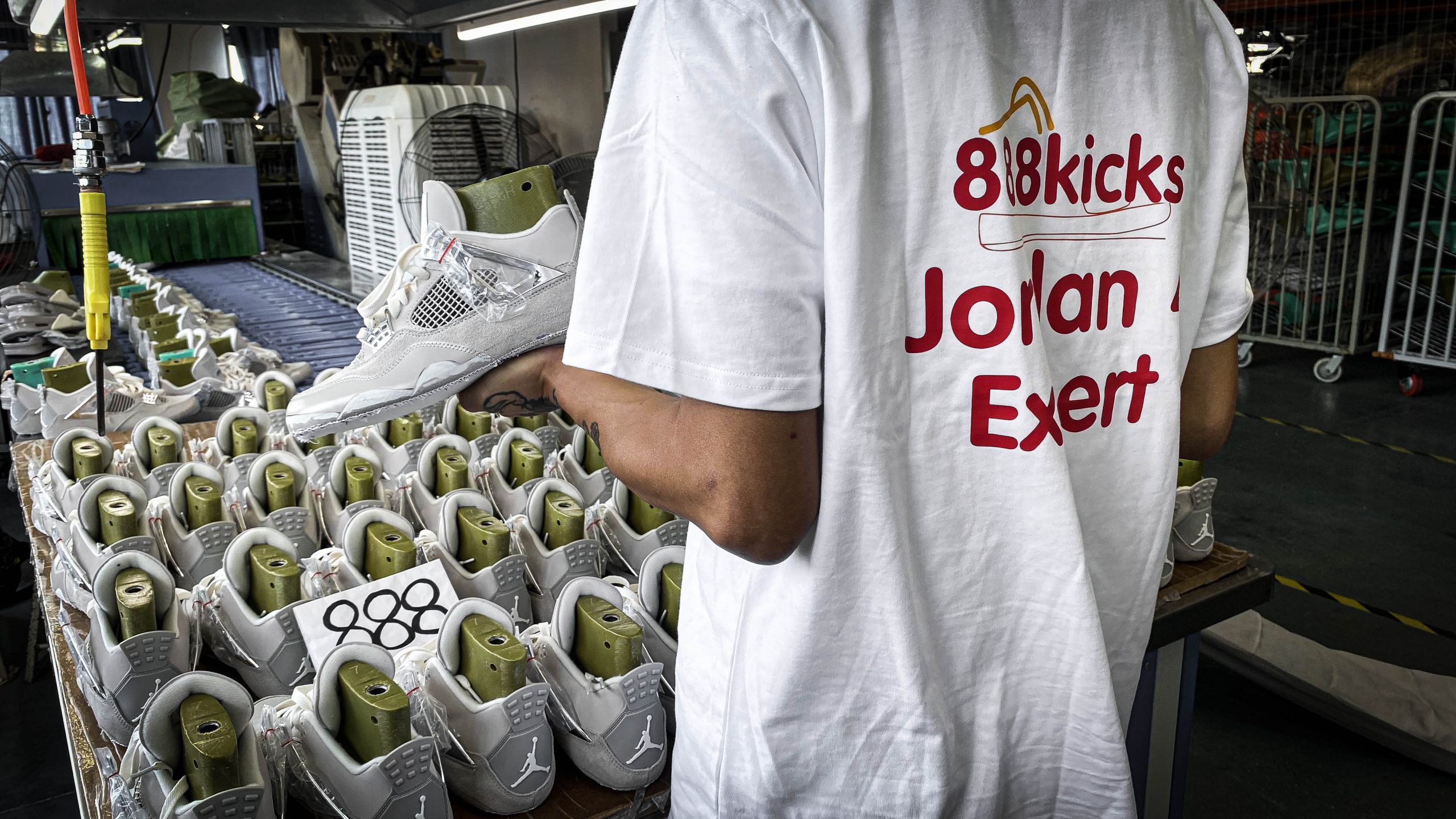 Jordan 4 Retro Frozen Moments