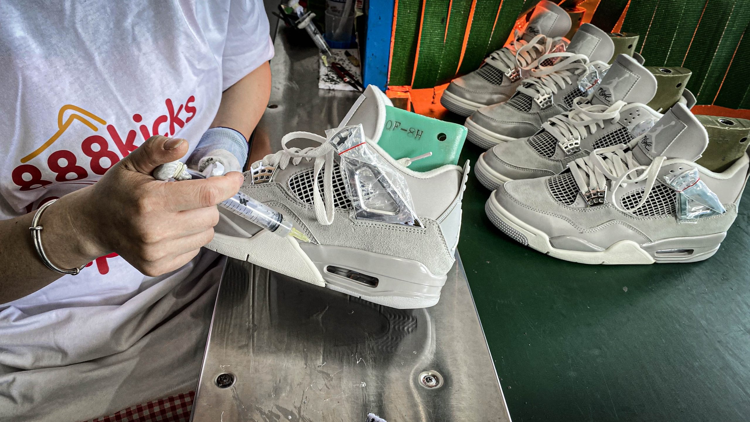 Jordan 4 Retro Frozen Moments