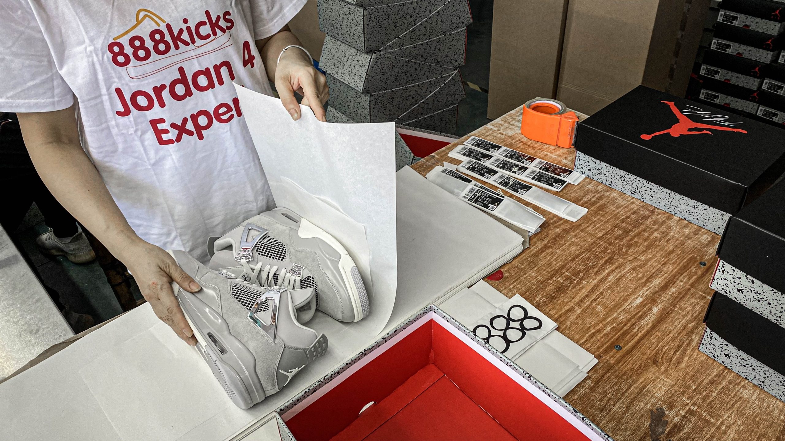 Jordan 4 Retro Frozen Moments