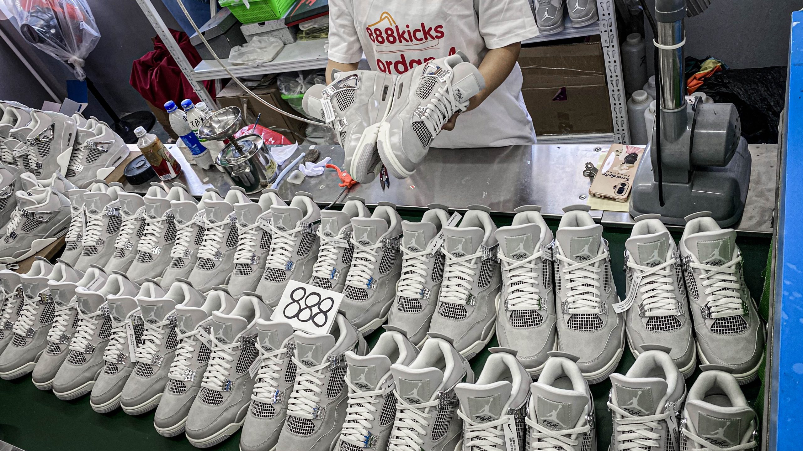 Jordan 4 Retro Frozen Moments