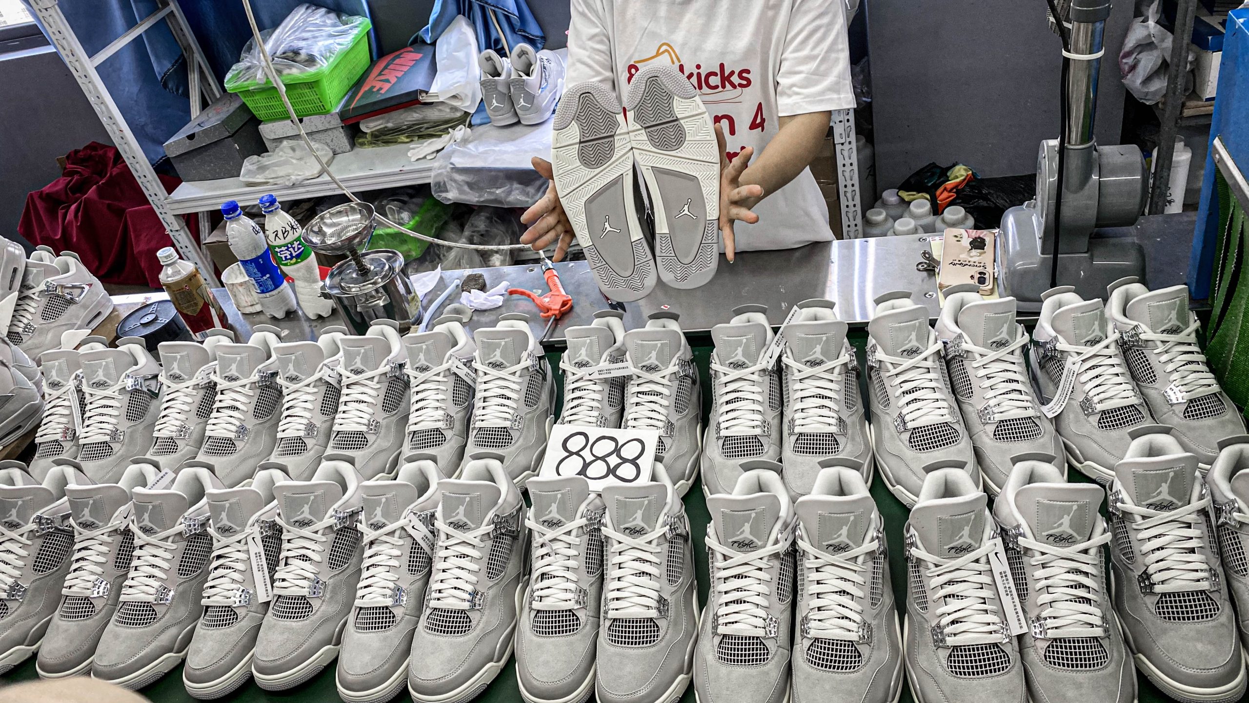 Jordan 4 Retro Frozen Moments