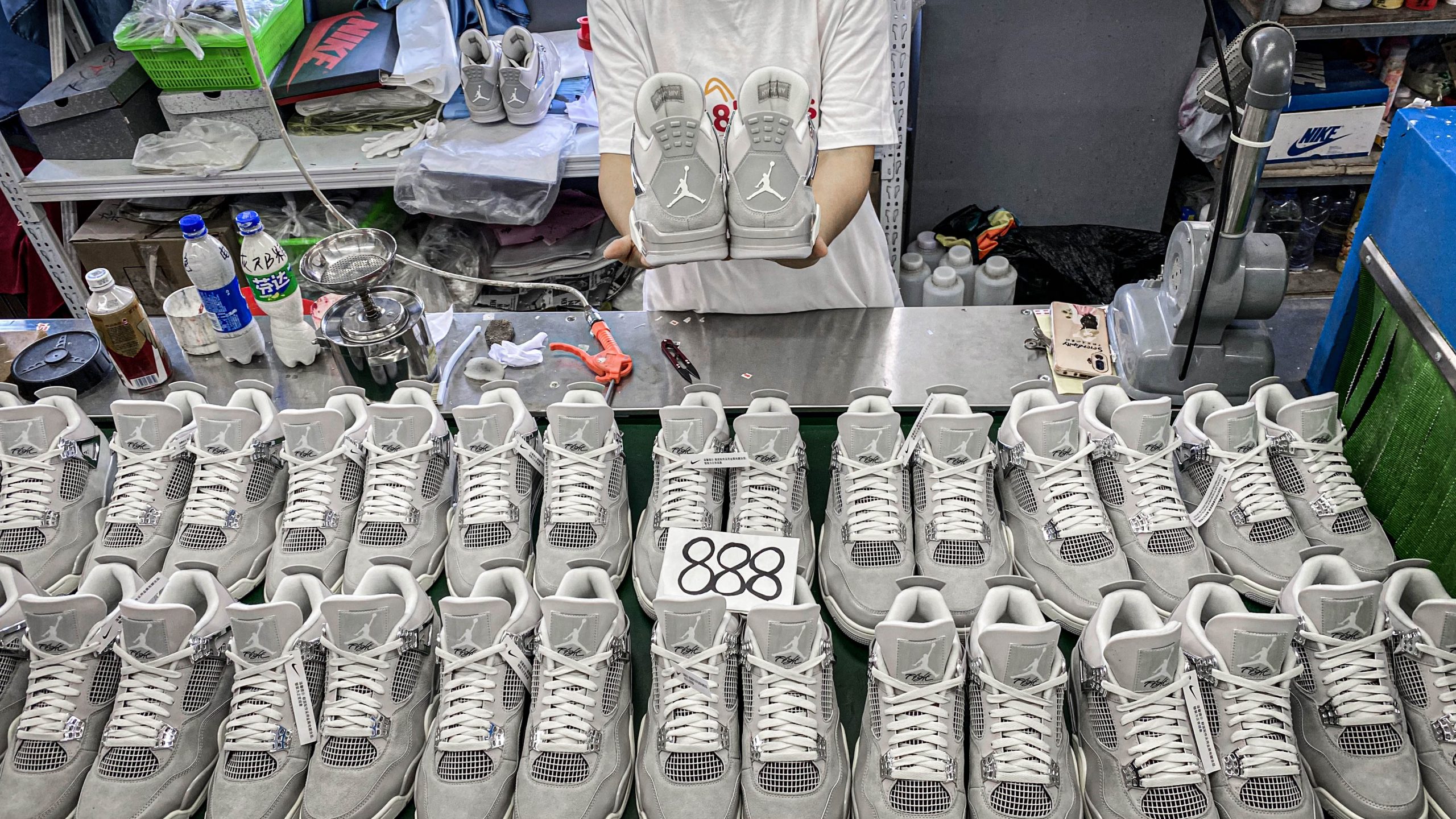 Jordan 4 Retro Frozen Moments