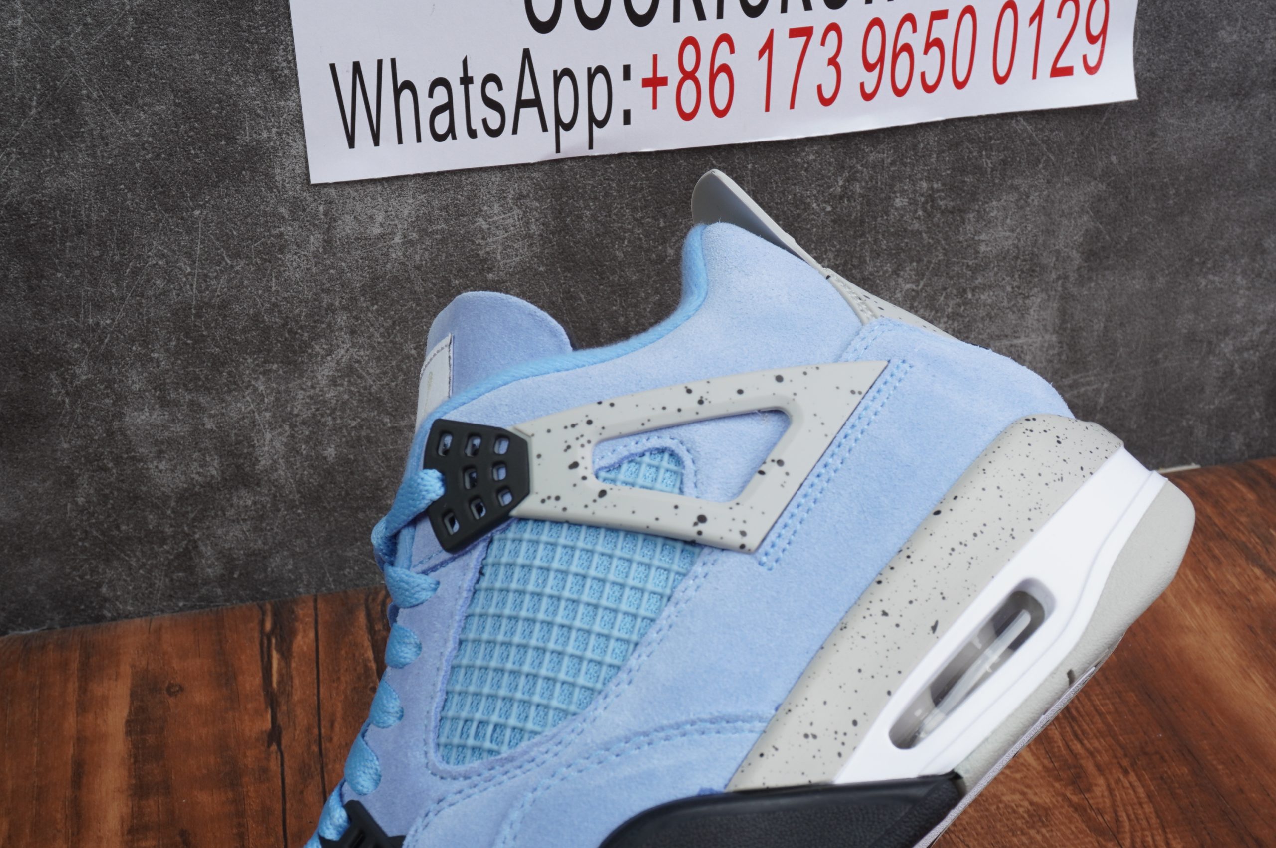 Jordan 4 Retro University Blue