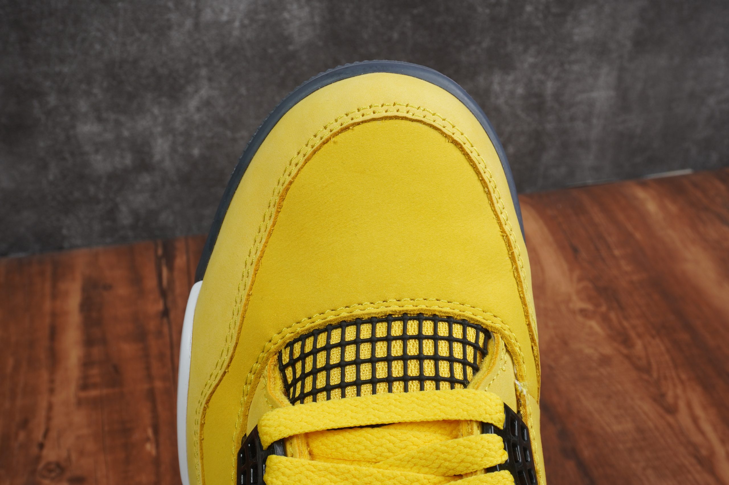 Jordan 4 Retro Lightning 2021