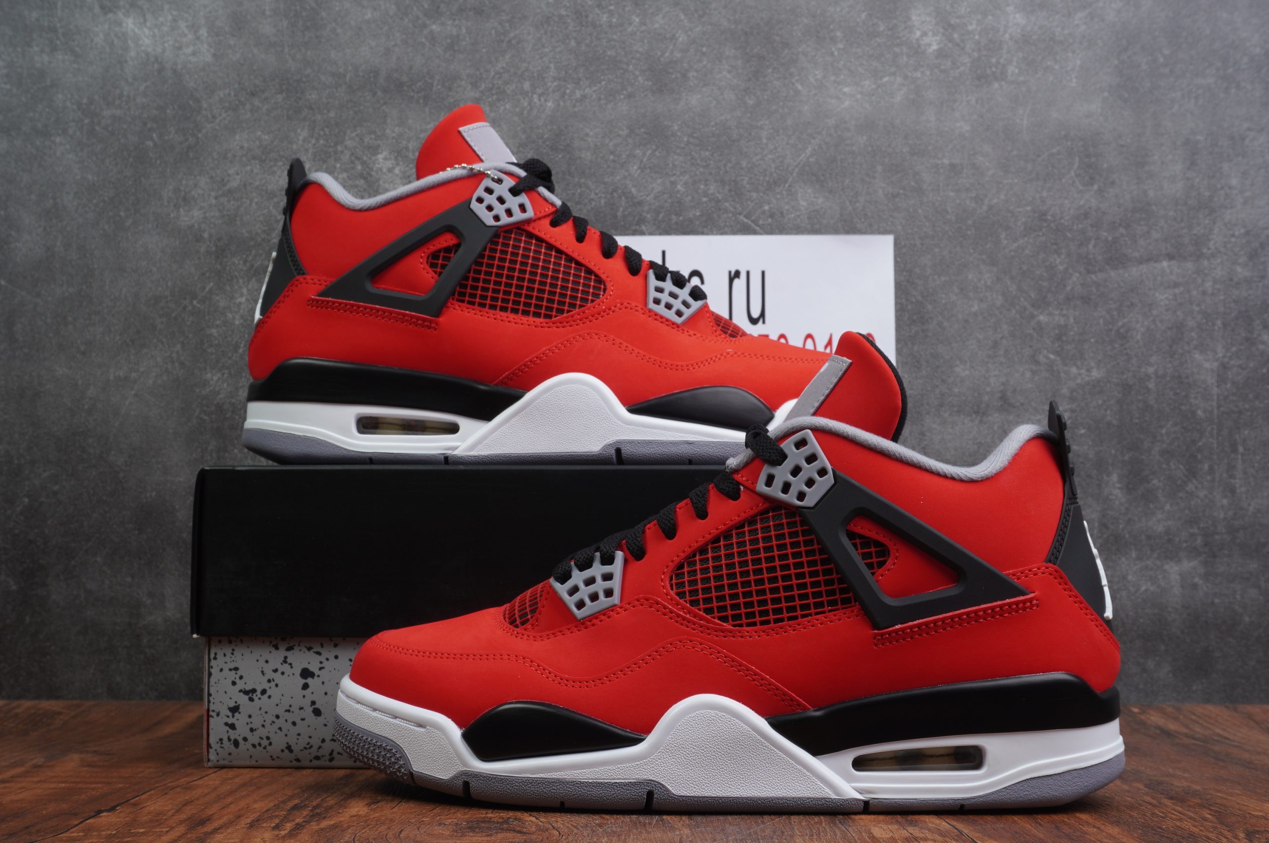 Air Jordan 4 Retro Toro Bravo