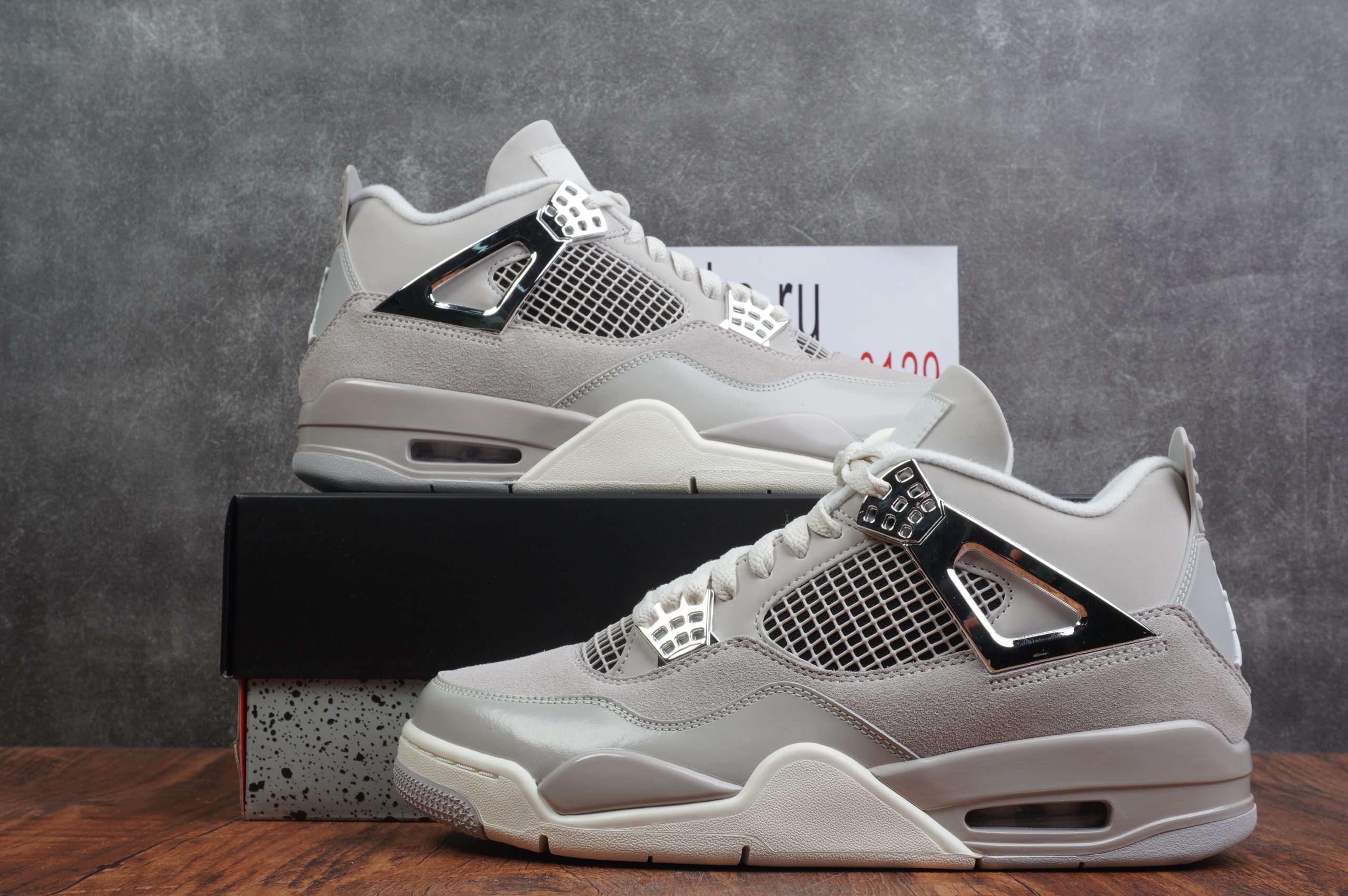 Jordan 4 Retro Frozen Moments
