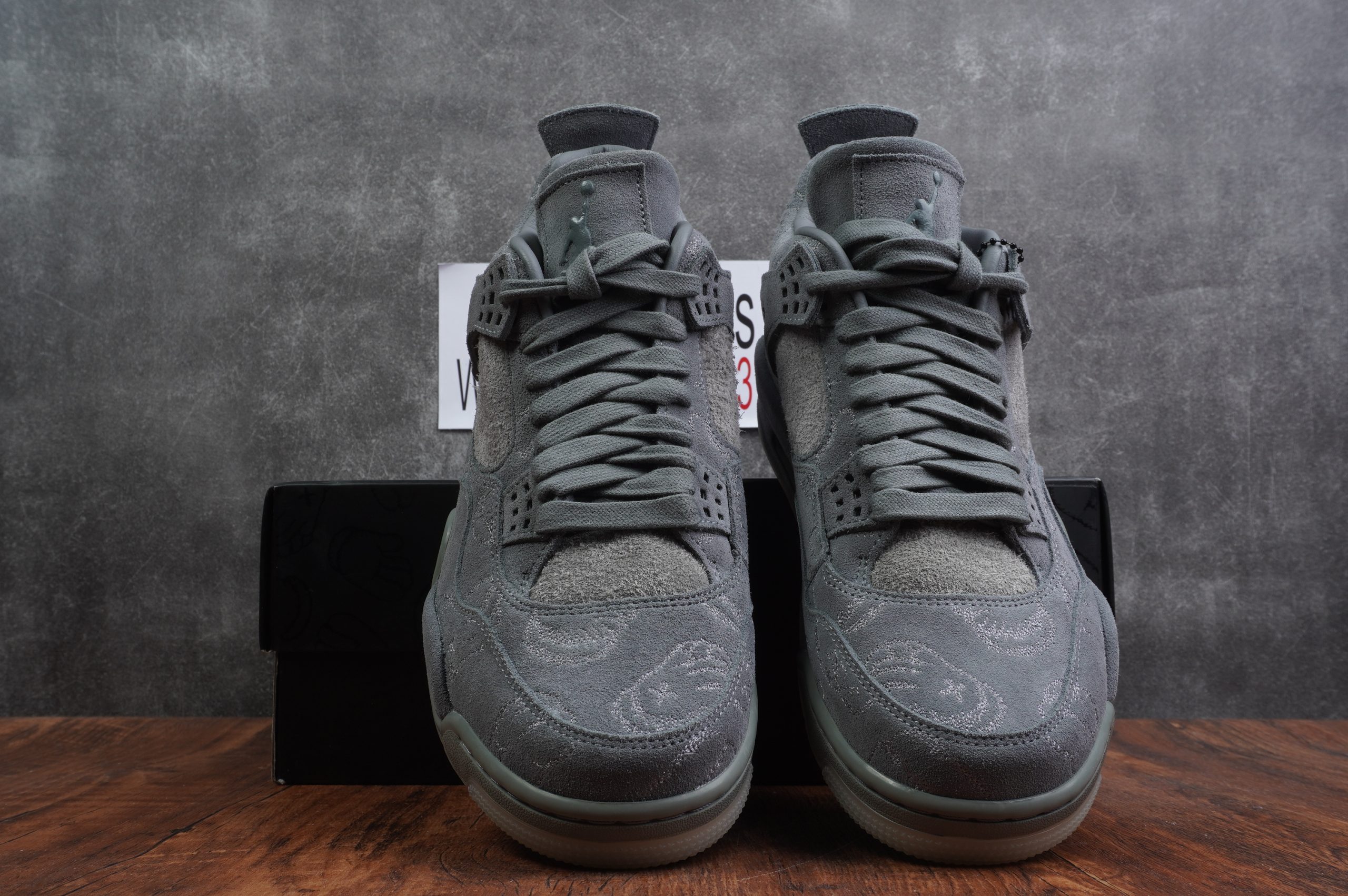 Jordan 4 Retro Kaws